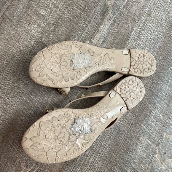 Flats - Picture 4 of 4